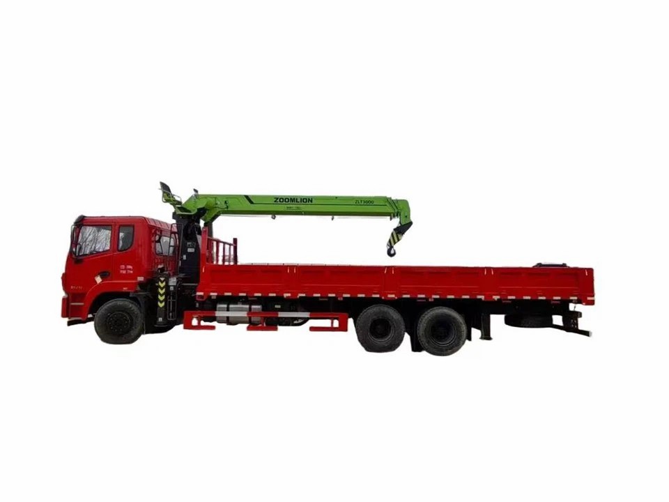 Second-hand Dongfeng 12-ton 5-section Truck-mounted Crane