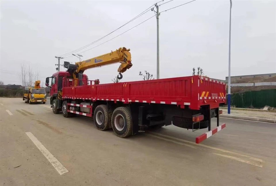 Second-hand CNHTC SINOTRUK 14-ton 5-section Truck-mounted Crane