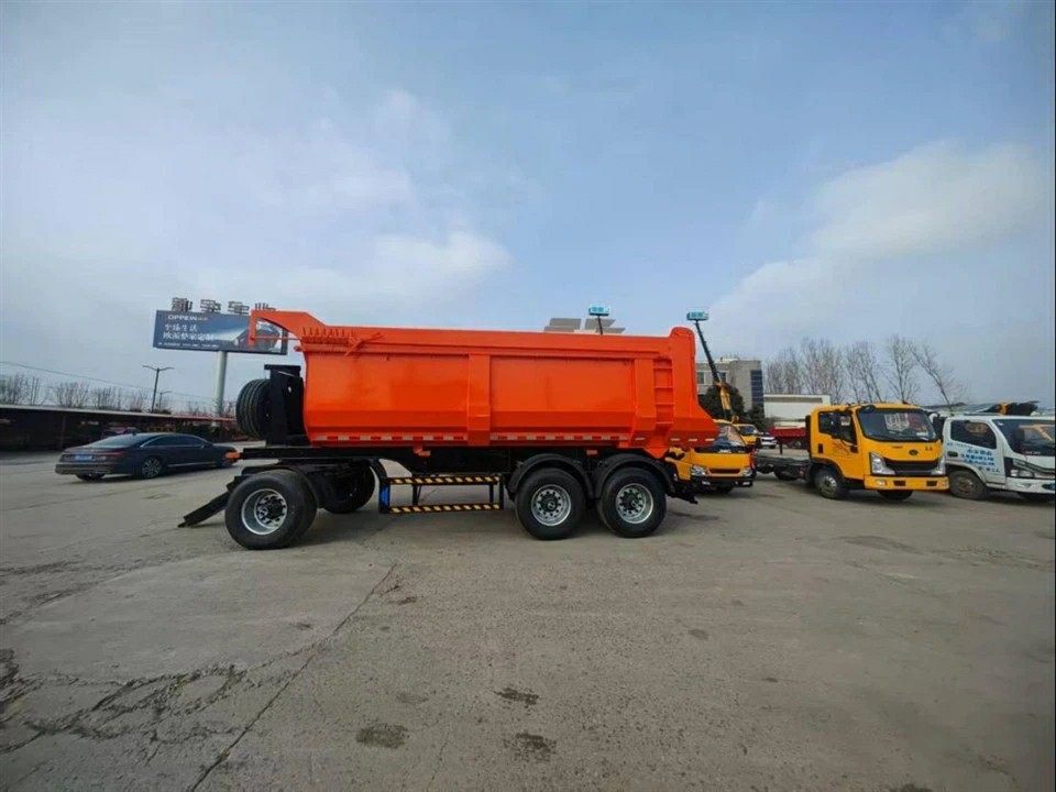 Mid-mounted Box-type Trailer