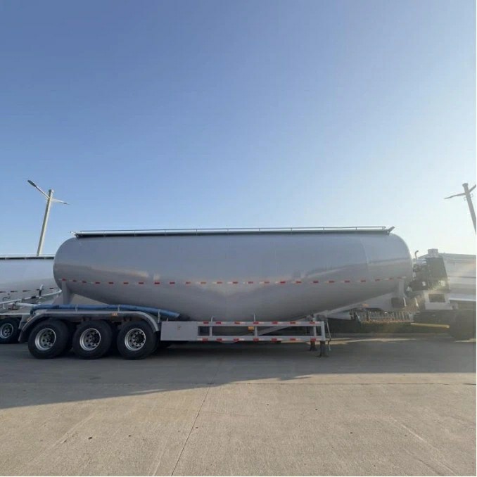 Low-density Powder Granular Material Tank Semi-trailer